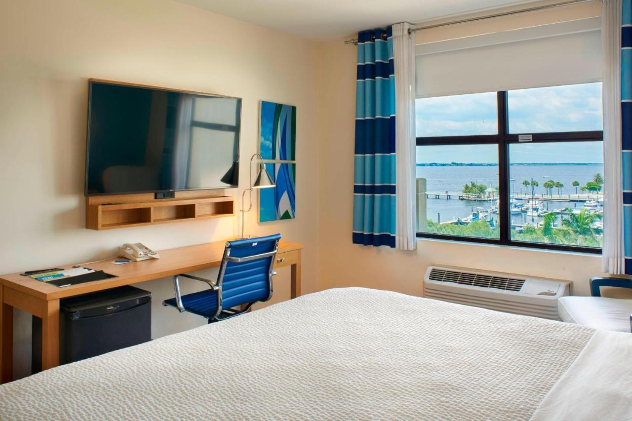 Four Points By Sheraton Punta Gorda Harborside Exterior photo