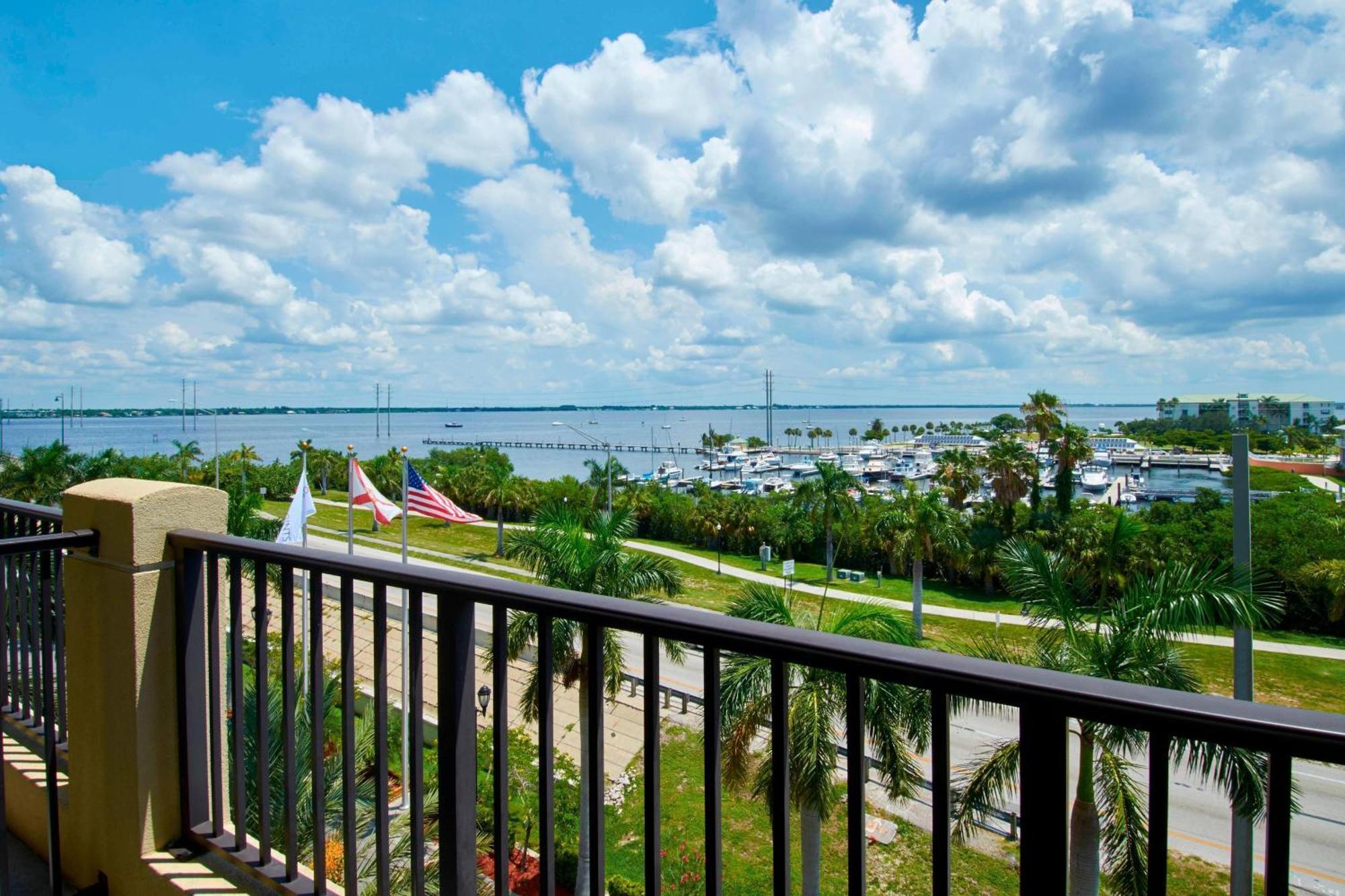Four Points By Sheraton Punta Gorda Harborside Exterior photo
