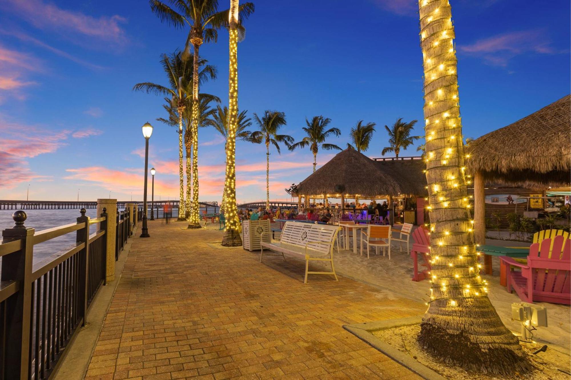 Four Points By Sheraton Punta Gorda Harborside Exterior photo