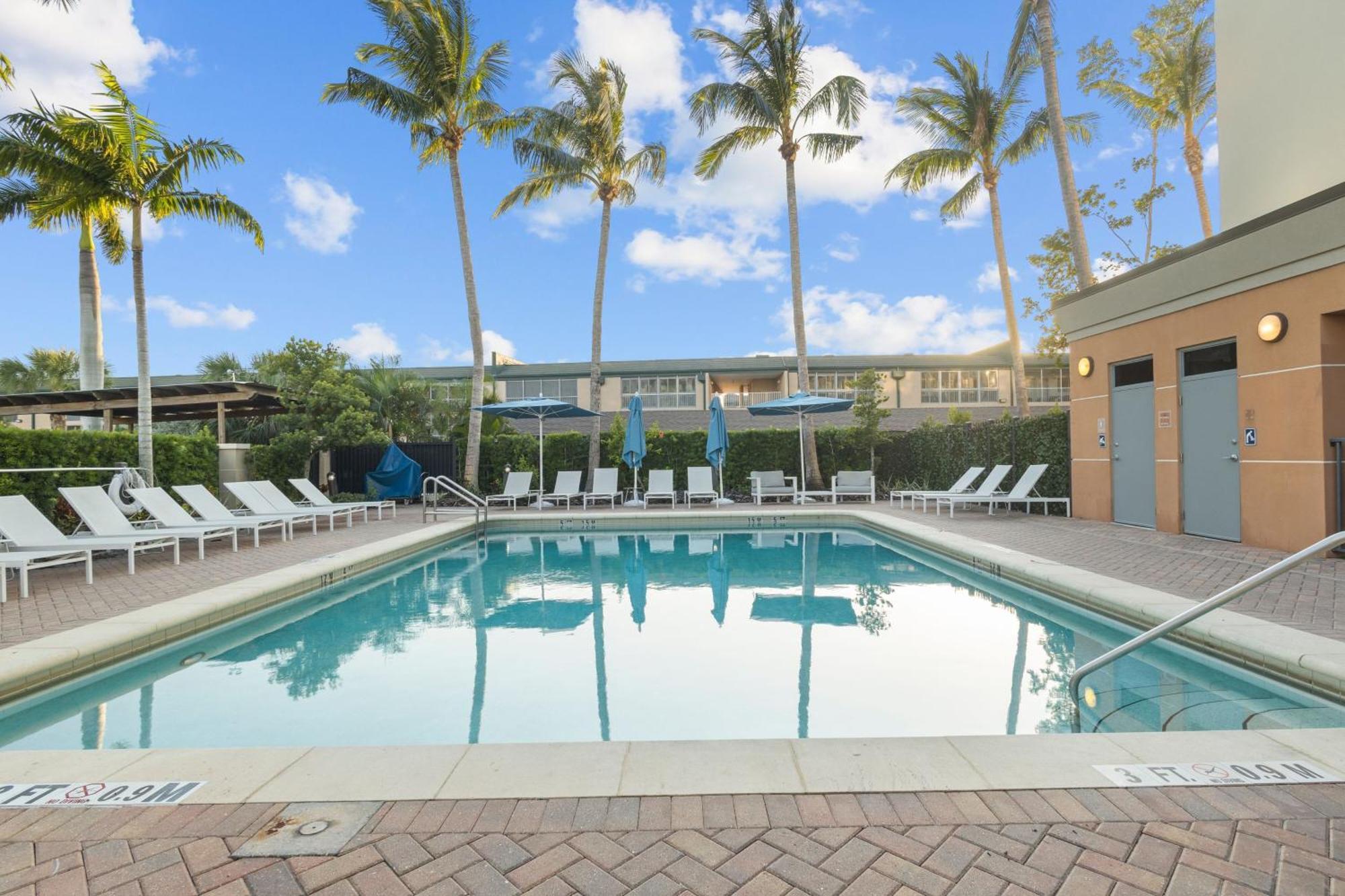 Four Points By Sheraton Punta Gorda Harborside Exterior photo