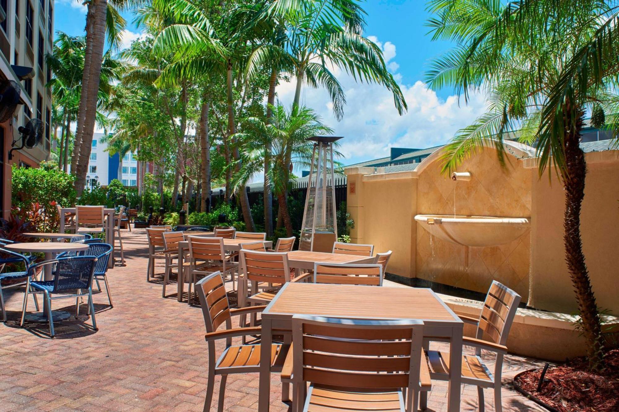 Four Points By Sheraton Punta Gorda Harborside Exterior photo